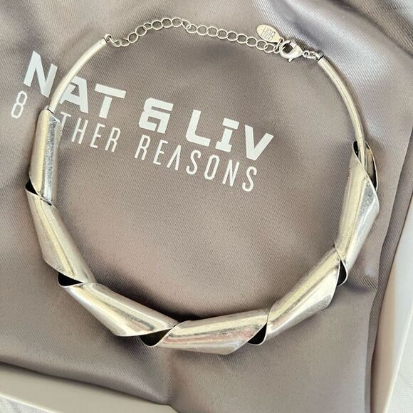 8 OTHER REASONS Twisted Collar Necklace, Silver, Rustic Style,‎ NWT - Picture 1 of 16